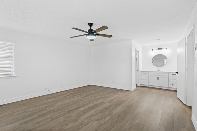 3524 Shady Valley Drive, Pantego, TX 76013