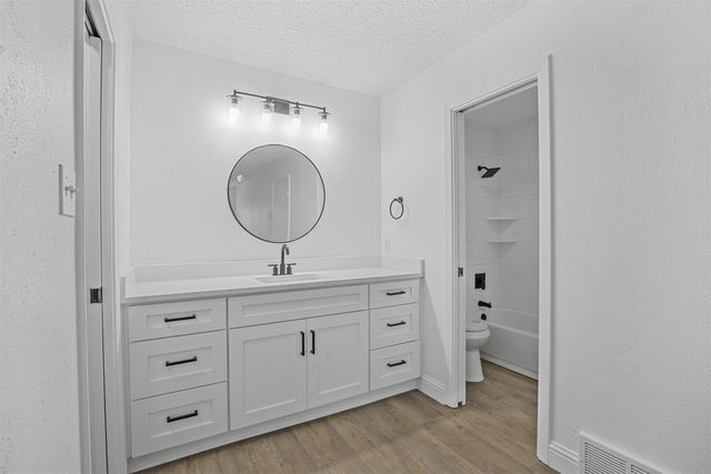 3524 Shady Valley Drive, Pantego, TX 76013