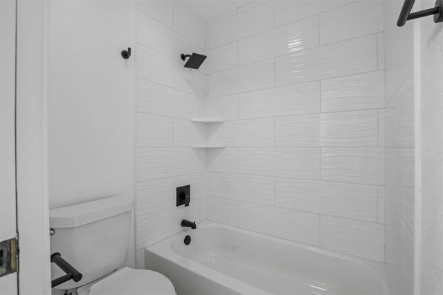 3524 Shady Valley Drive, Pantego, TX 76013