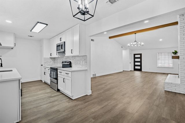 3524 Shady Valley Drive, Pantego, TX 76013