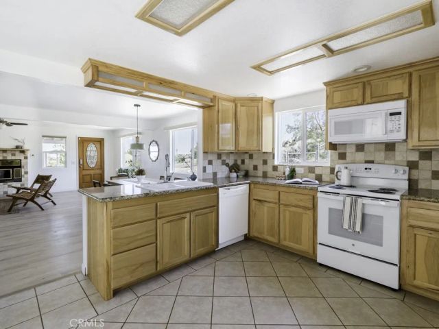 5564 Old Woman Springs Road, Yucca Valley, CA 92284