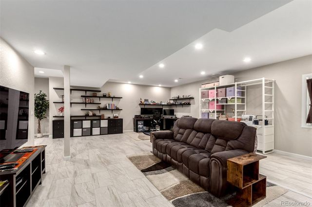 25876 E Maple Place, Aurora, CO 80018