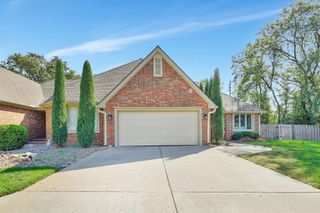 9303 E Bent Tree Cir, Wichita, KS 67226