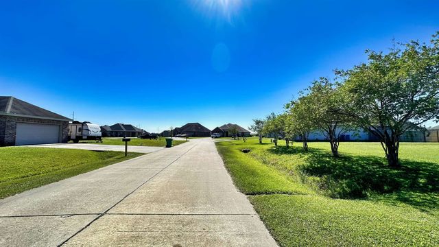 145 Harvest Court, Thibodaux, LA 70301