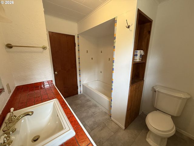 42710 SILVER SPRINGS Rd, Port Orford, OR 97465