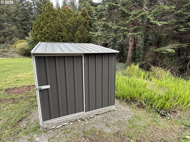 42710 SILVER SPRINGS Rd, Port Orford, OR 97465