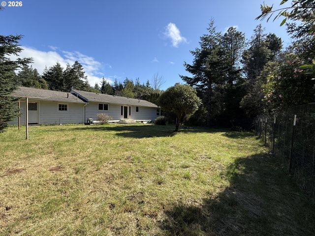 42710 SILVER SPRINGS Rd, Port Orford, OR 97465