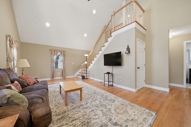 19 Peter Rd, North Reading, MA 01864