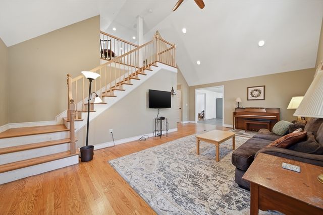 19 Peter Rd, North Reading, MA 01864