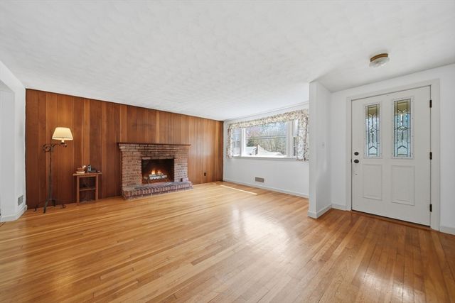 19 Peter Rd, North Reading, MA 01864