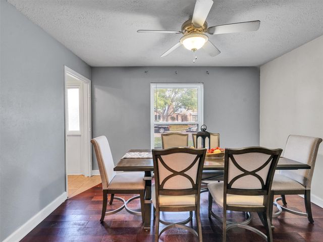 925 N Amy Drive, Deer Park, TX 77536