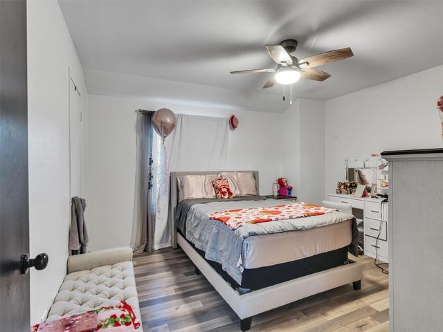 925 N Amy Drive, Deer Park, TX 77536