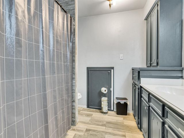 925 N Amy Drive, Deer Park, TX 77536