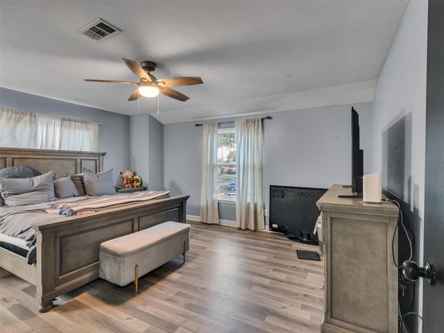 925 N Amy Drive, Deer Park, TX 77536