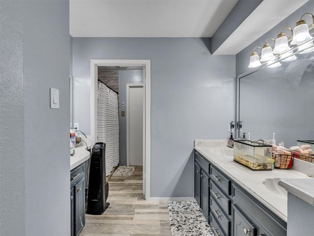 925 N Amy Drive, Deer Park, TX 77536