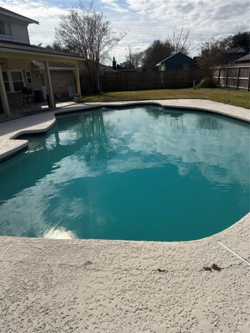 925 N Amy Drive, Deer Park, TX 77536