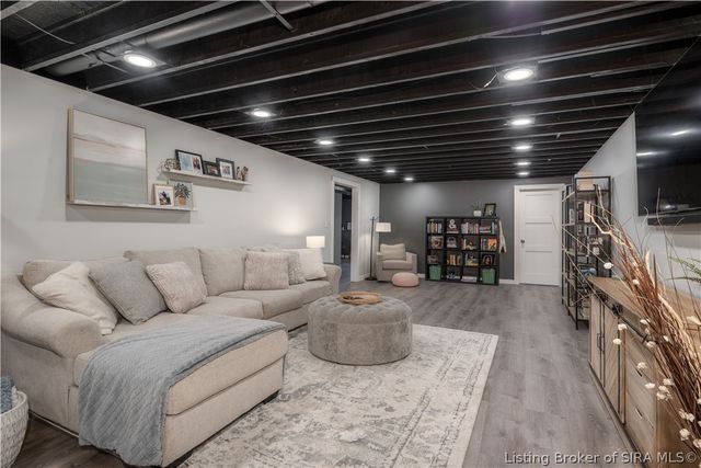 5106 Everett Avenue, Floyds Knobs, IN 47119
