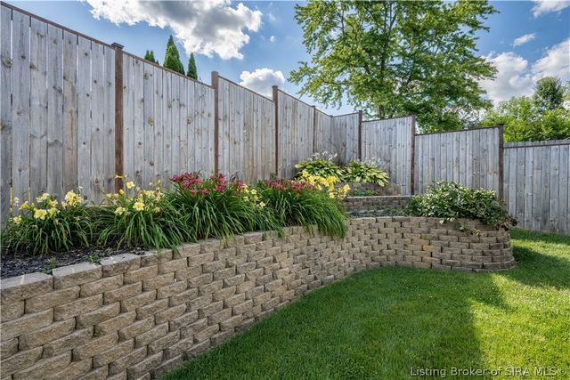 5106 Everett Avenue, Floyds Knobs, IN 47119