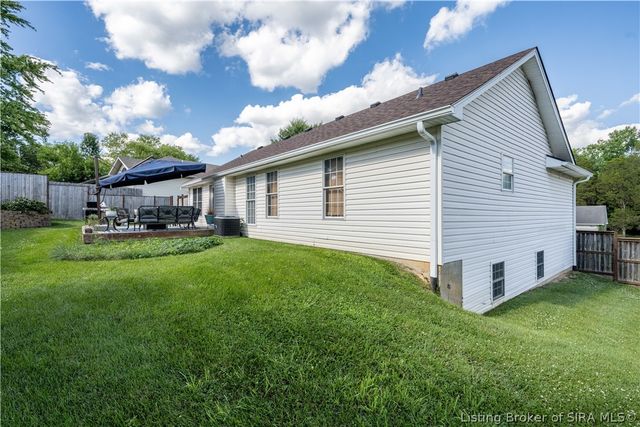 5106 Everett Avenue, Floyds Knobs, IN 47119