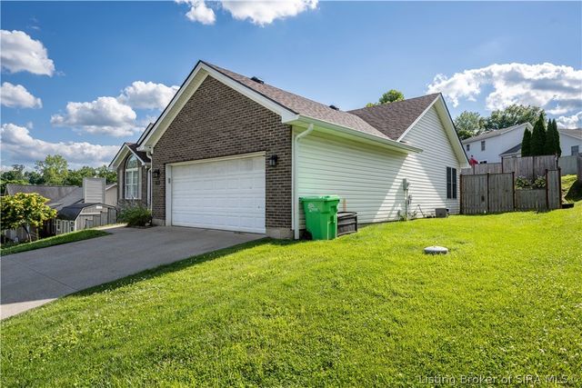 5106 Everett Avenue, Floyds Knobs, IN 47119