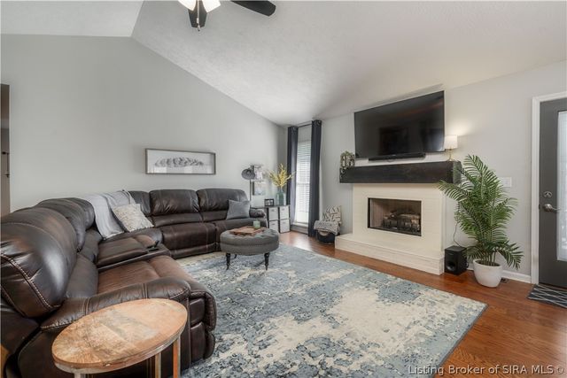 5106 Everett Avenue, Floyds Knobs, IN 47119