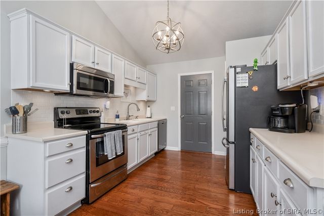 5106 Everett Avenue, Floyds Knobs, IN 47119