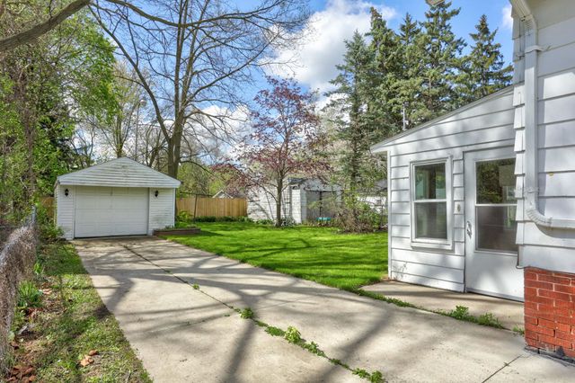 2013 Cooper Avenue, Saginaw, MI 48602