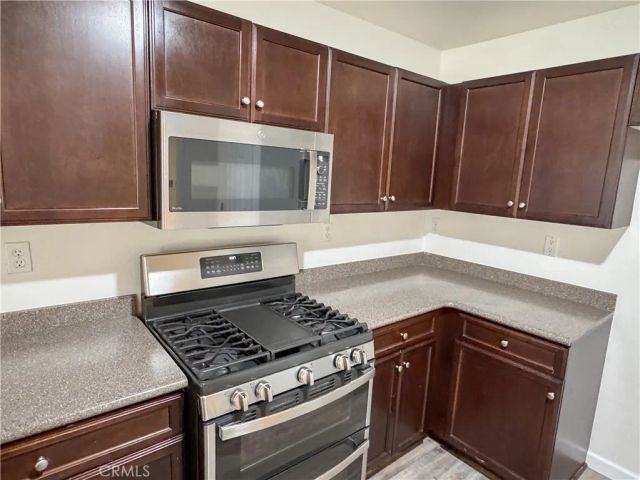 5809 Fernside Court, Bakersfield, CA 93313