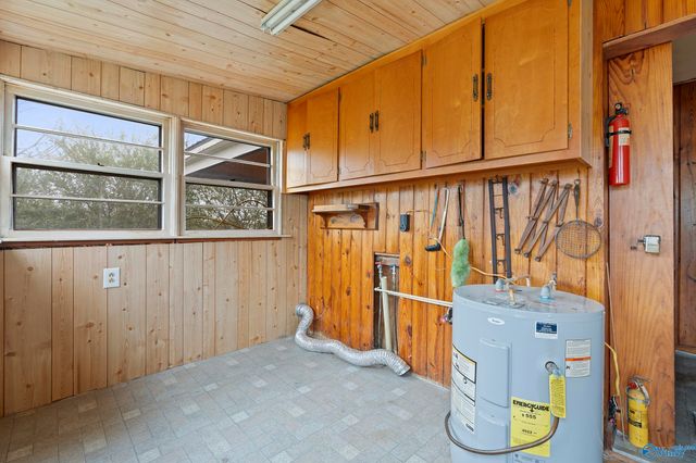 1616 Sparkman Street NW, Hartselle, AL 35640