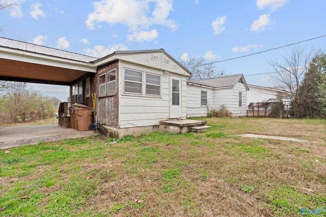 1616 Sparkman Street NW, Hartselle, AL 35640