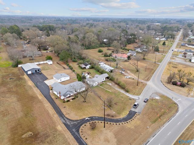 1616 Sparkman Street NW, Hartselle, AL 35640
