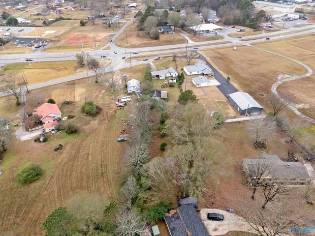 1616 Sparkman Street NW, Hartselle, AL 35640