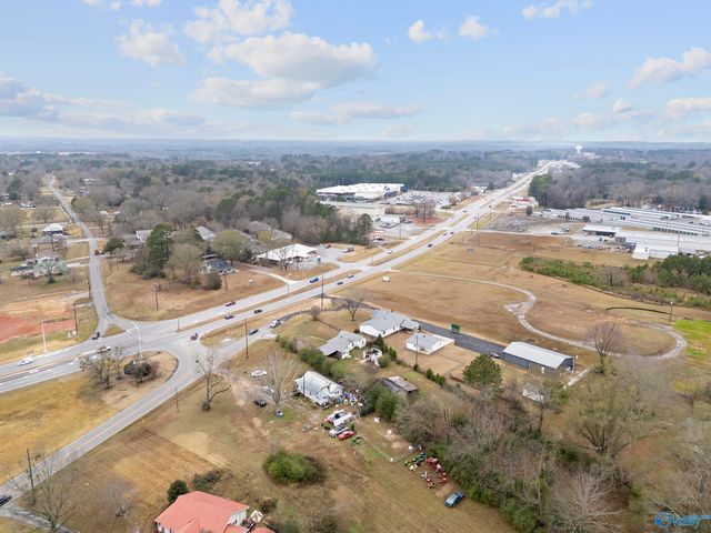 1616 Sparkman Street NW, Hartselle, AL 35640