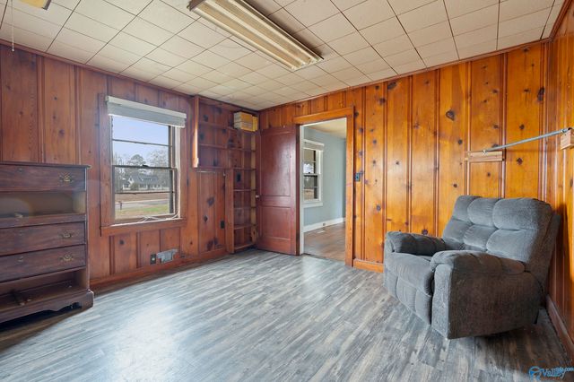 1616 Sparkman Street NW, Hartselle, AL 35640