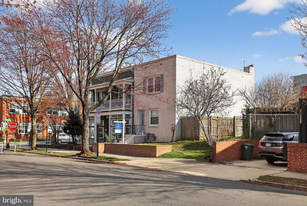 1353 C ST SE, Washington, DC 20003
