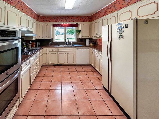 2610 Pewanaga Place, Flint, MI 48507