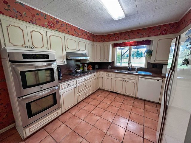 2610 Pewanaga Place, Flint, MI 48507