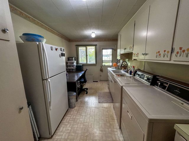 2610 Pewanaga Place, Flint, MI 48507