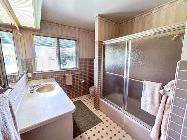 2610 Pewanaga Place, Flint, MI 48507