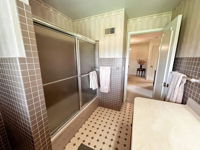 2610 Pewanaga Place, Flint, MI 48507