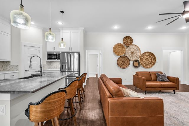 1028 W Day Street, Denison, TX 75020