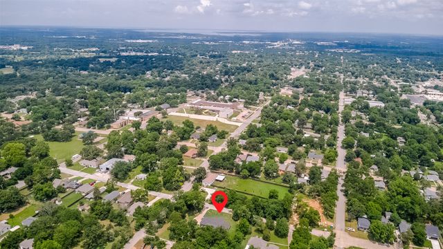 1028 W Day Street, Denison, TX 75020