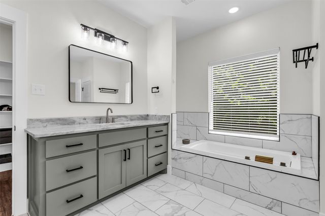 1028 W Day Street, Denison, TX 75020