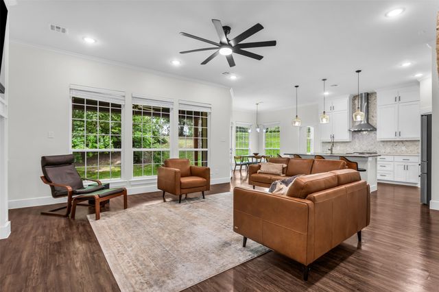 1028 W Day Street, Denison, TX 75020