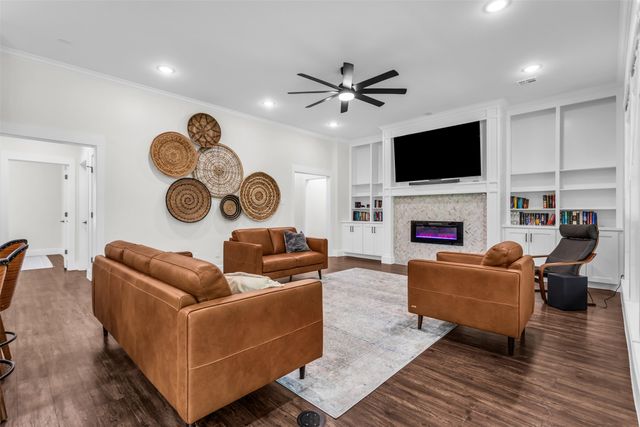 1028 W Day Street, Denison, TX 75020