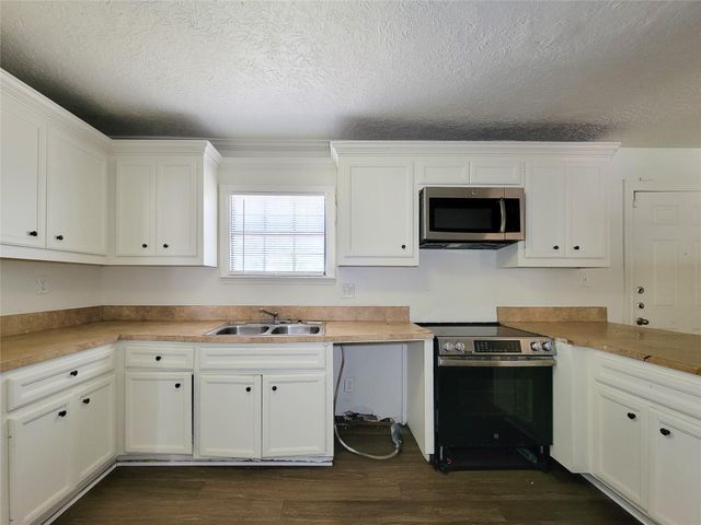 213 Miriam, Baytown, TX 77520