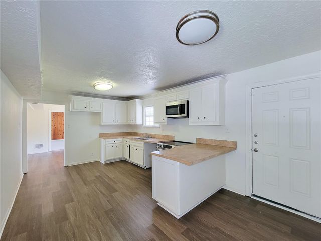 213 Miriam, Baytown, TX 77520