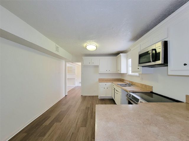 213 Miriam, Baytown, TX 77520