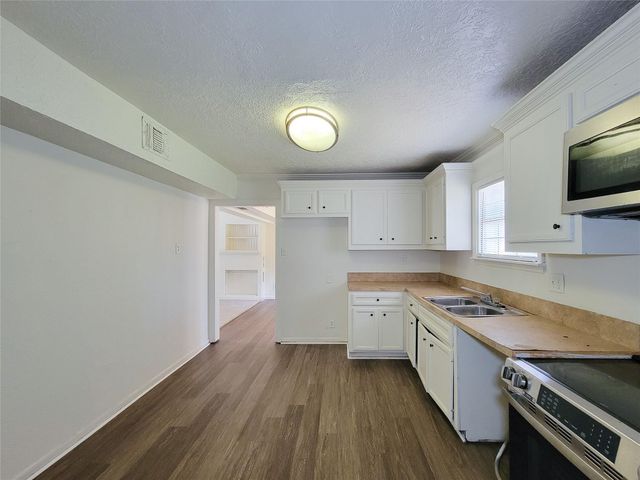 213 Miriam, Baytown, TX 77520