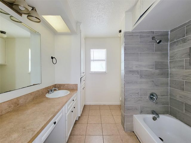 213 Miriam, Baytown, TX 77520